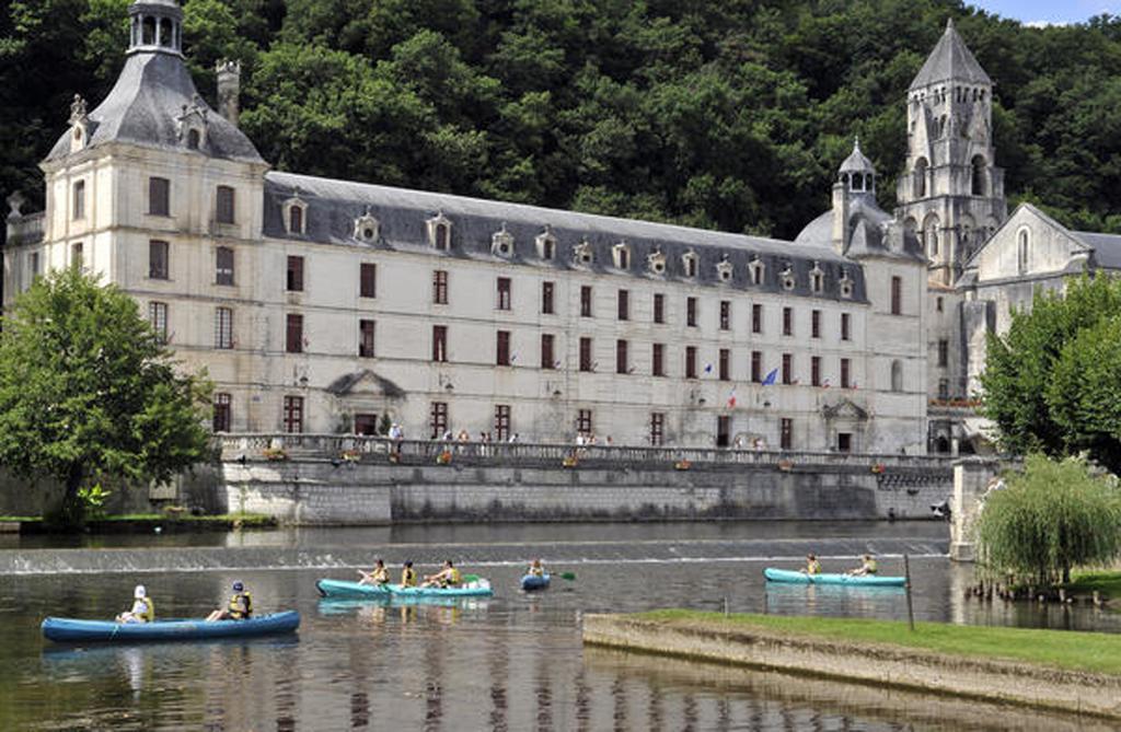 Hotel Vvf Perigord Sorges-En-Perigord Exterior foto
