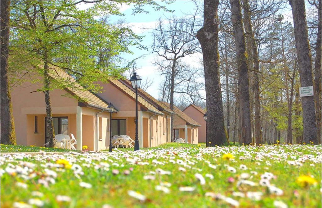 Hotel Vvf Perigord Sorges-En-Perigord Exterior foto