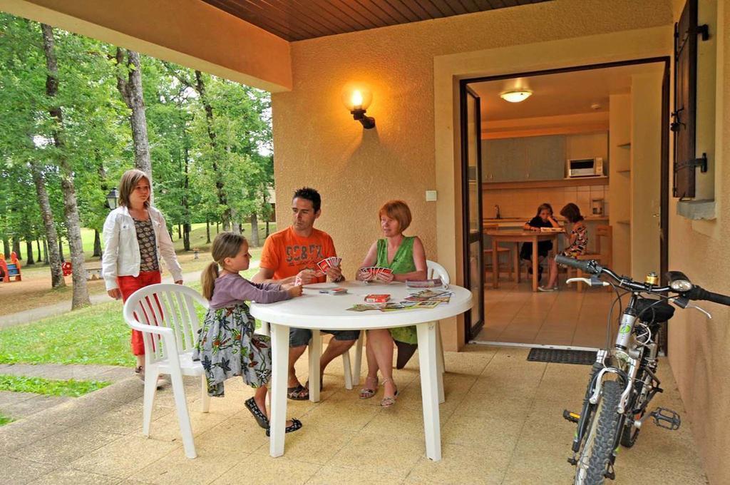 Hotel Vvf Perigord Sorges-En-Perigord Exterior foto