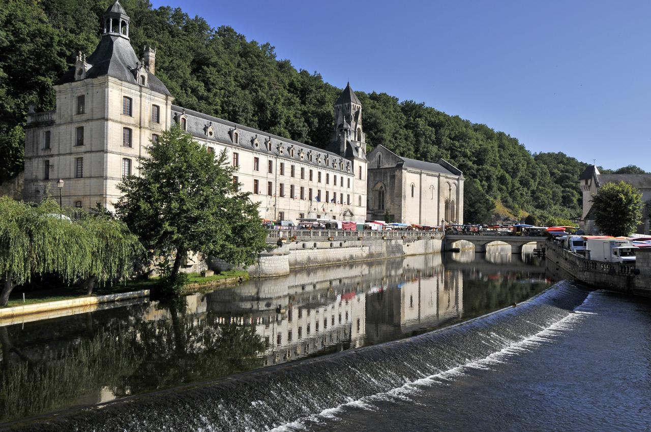 Hotel Vvf Perigord Sorges-En-Perigord Exterior foto